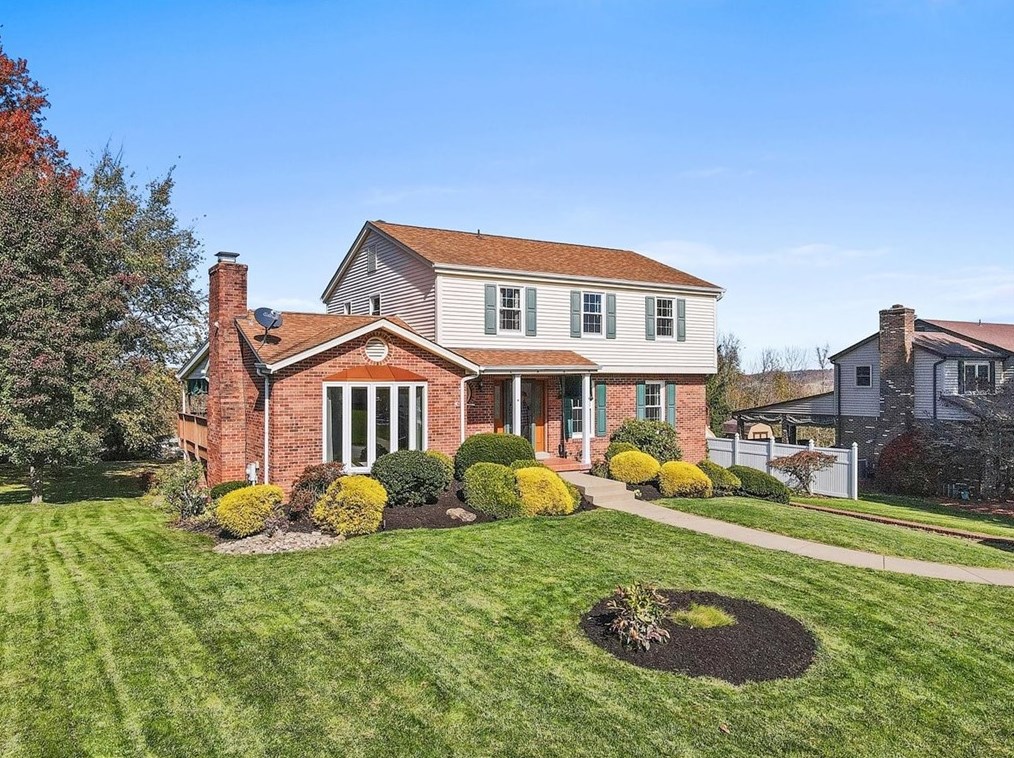 6978 Berkshire Dr, Export, PA 15632