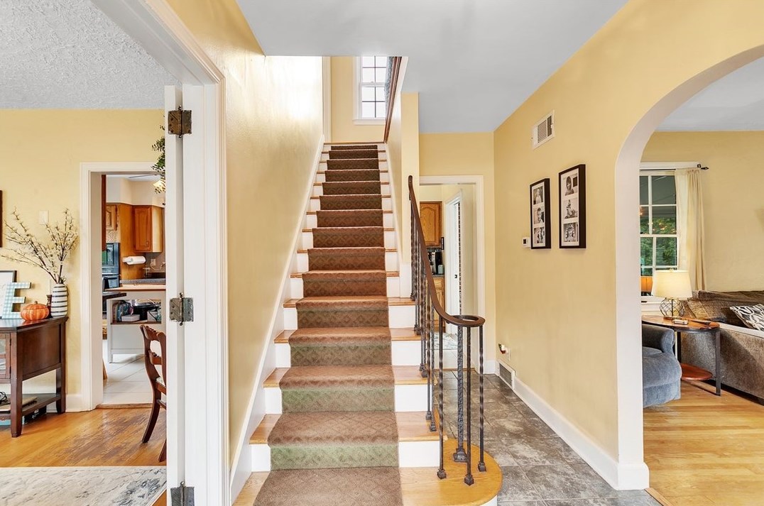 375 Wilbert Ave, Washington, PA 15301-2831