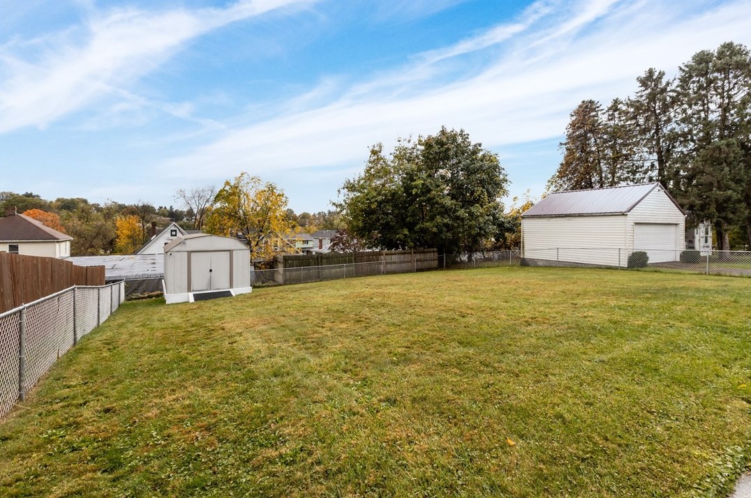 180 Lawrence Ave, Washington, PA 15301-2031