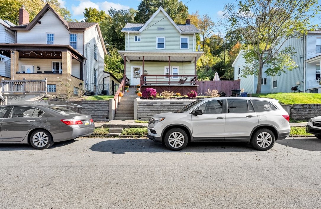 336 Plum St, Collier Township, PA 15106-2721