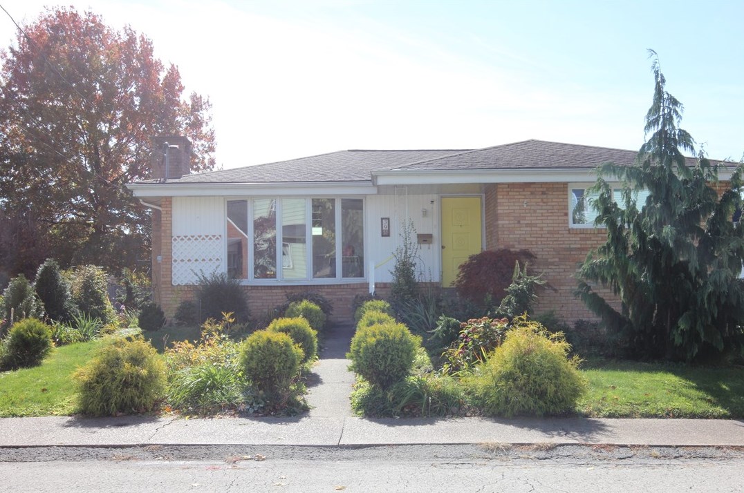 39 E 4th Ave, Latrobe, PA 15650