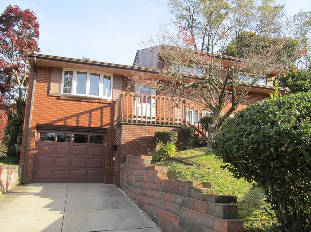 168 Suncrest Dr, Verona, PA 15147