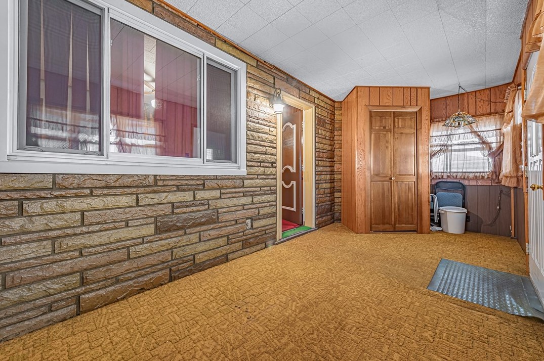 137 E 3rd St, Derry, PA 15627