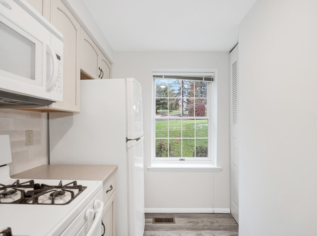 1101 Bonnie Brae Dr, Moon Twp PA 15108-3858 exterior