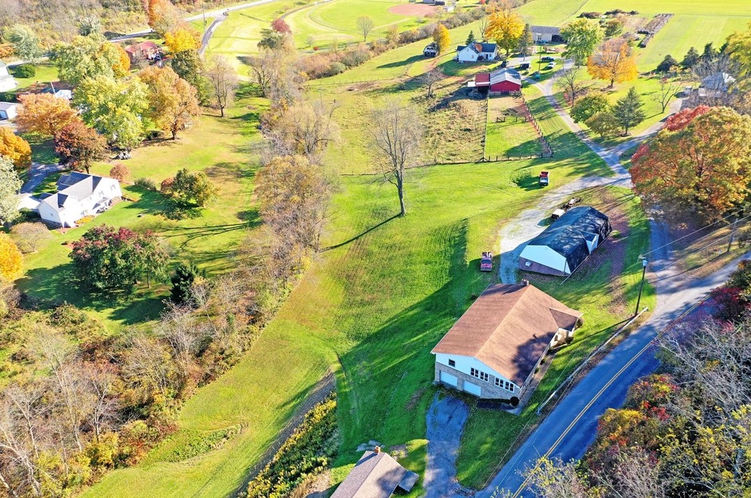 123 Reddog Rd, Georgetown, PA 15043