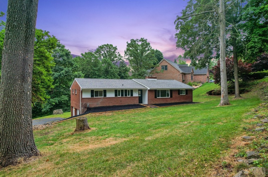 75 Woodside Dr, Washington PA  15301-3064 exterior