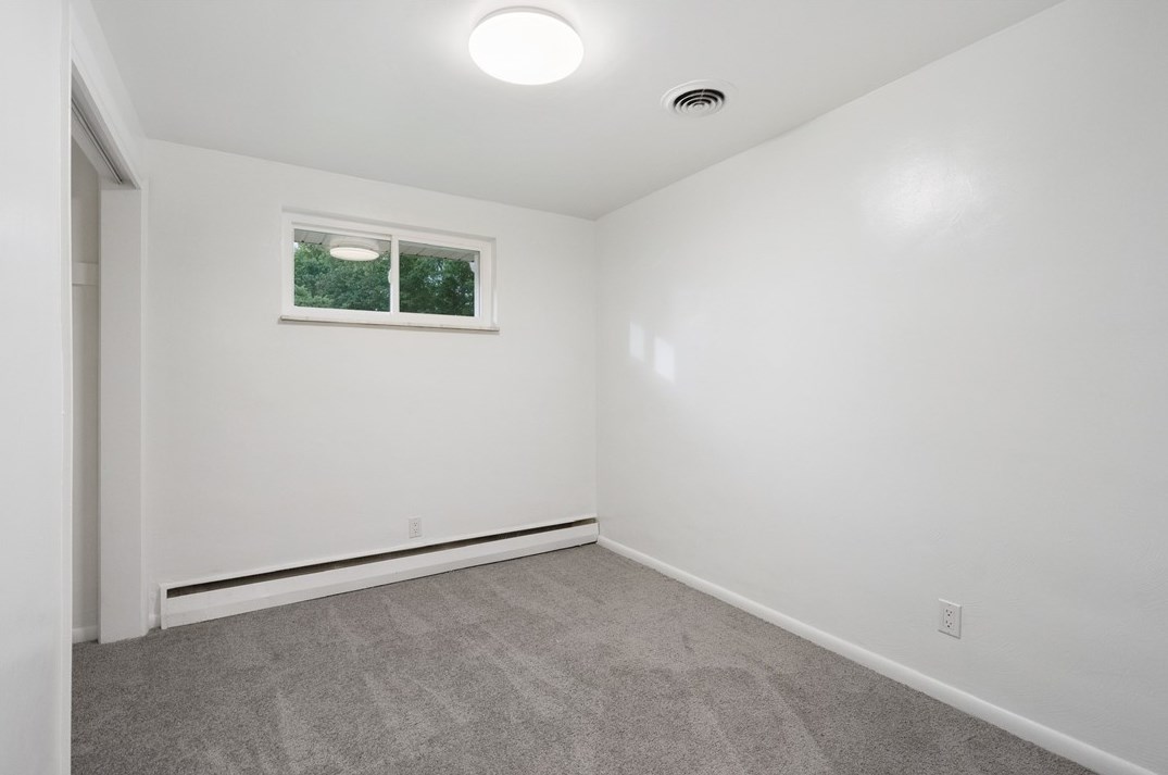 75 Woodside Dr, Washington PA  15301-3064 exterior