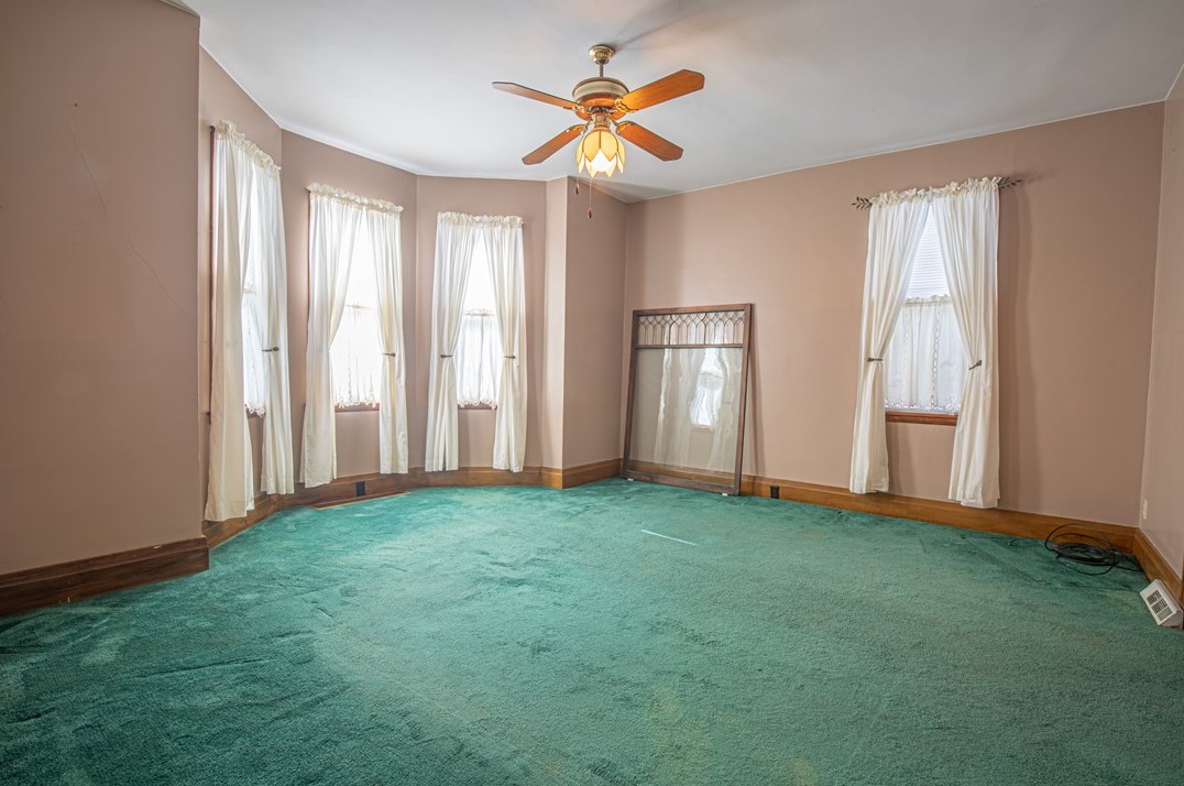 212 E Green St, Connellsville, PA 15425
