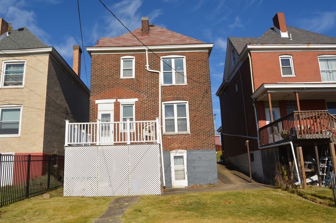 132 E 21st Ave, Whitaker, PA 15120