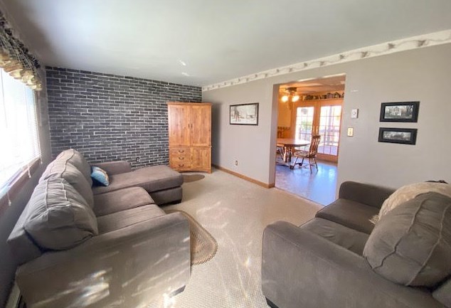 218 Laura Ln, Kittanning, PA 16201-1944