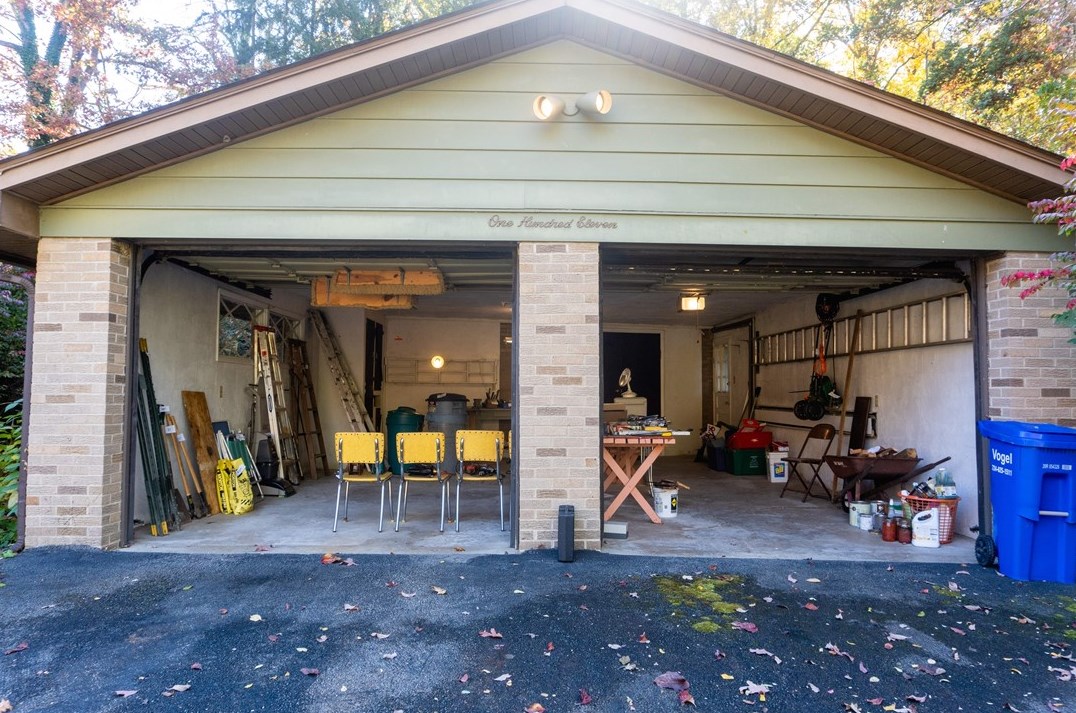 111 Elise Dr, Butler, PA 16001-1505