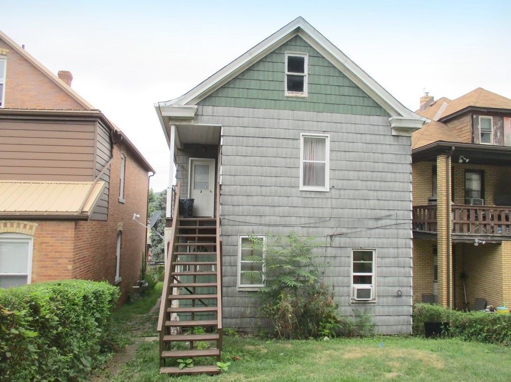 816 Beaver Rd, Ambridge, PA 15003