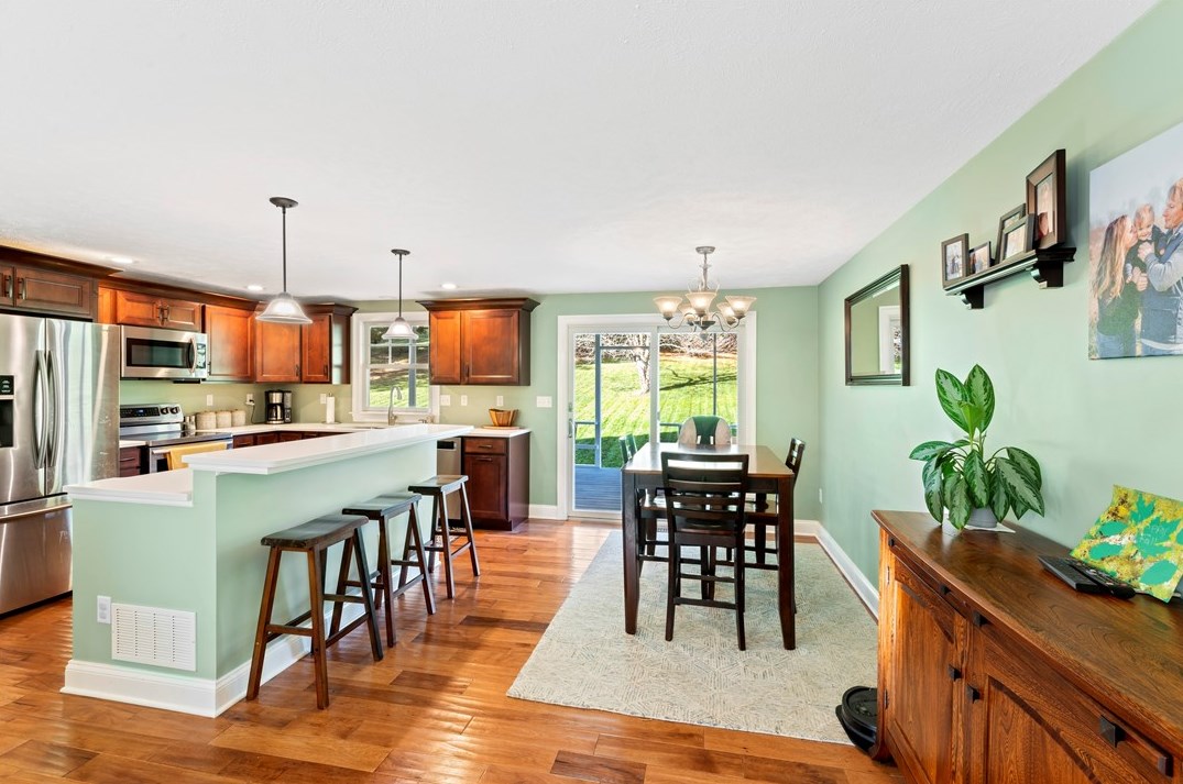 110 Deer Dr, Washington, PA 15301-9562