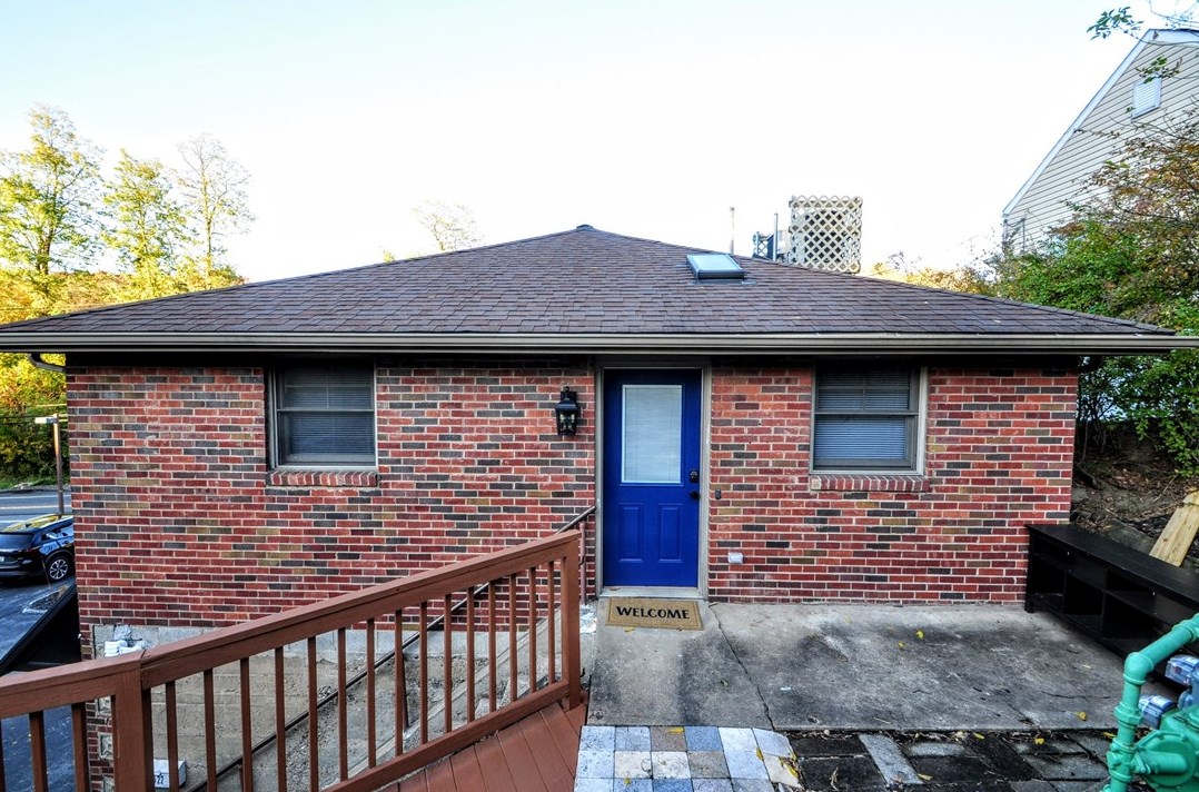 4522 Library Rd #2nd Floor, Bethel Park, PA 15102