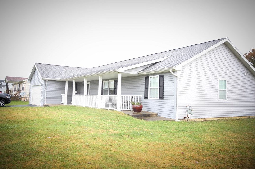 404 Terrence Dr, Connellsville, PA 15425