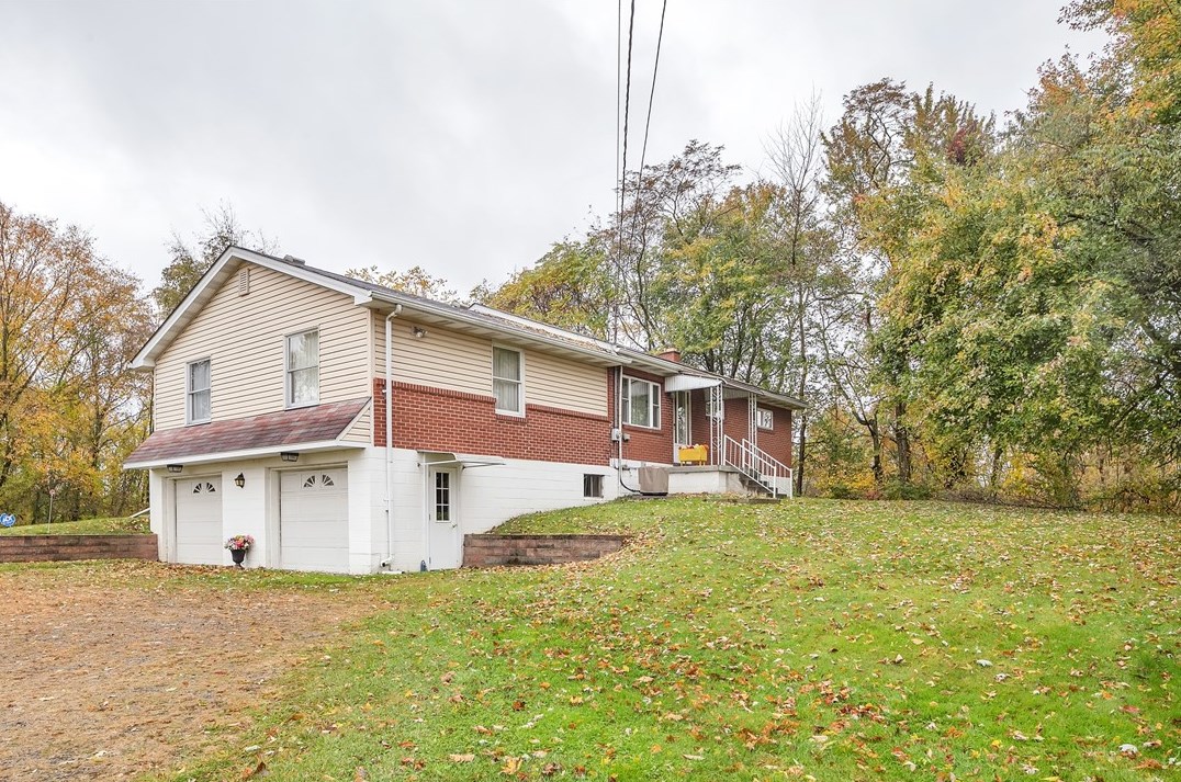 1738 Old Leechburg Rd, New Kensington, PA 15068