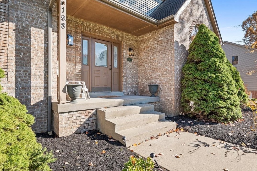 198 Warren Rd, Warrendale, PA 15086