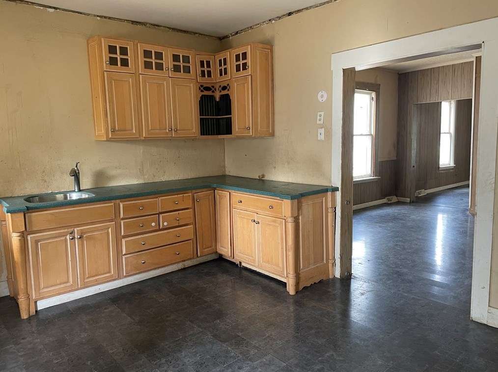 304 E Division St, New Castle, PA 16101