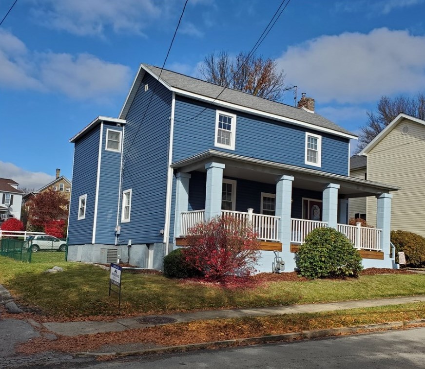314 College Ave, Mount Pleasant, PA 15666-2084