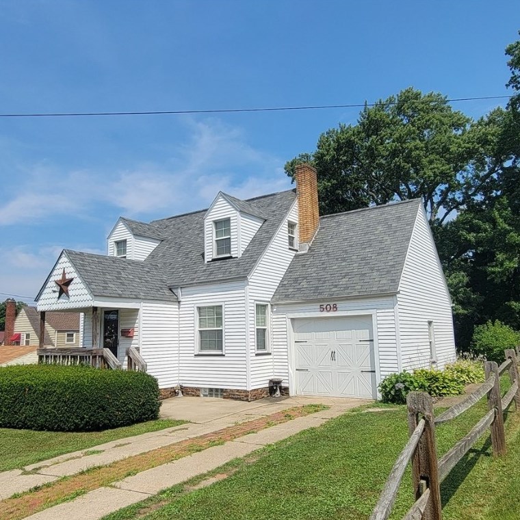 508 Pine Ave, Ellwood City, PA 16117-1448