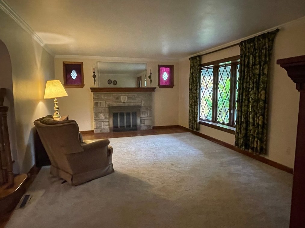 943 Thompson Run Rd, Harwick, PA 15049