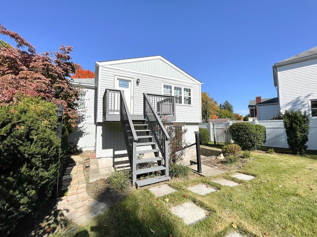 684 Elizabeth St, Bridgeville, PA 15017
