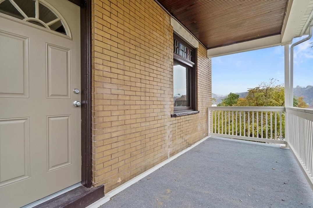 318 3rd St, Ambridge, PA 15003