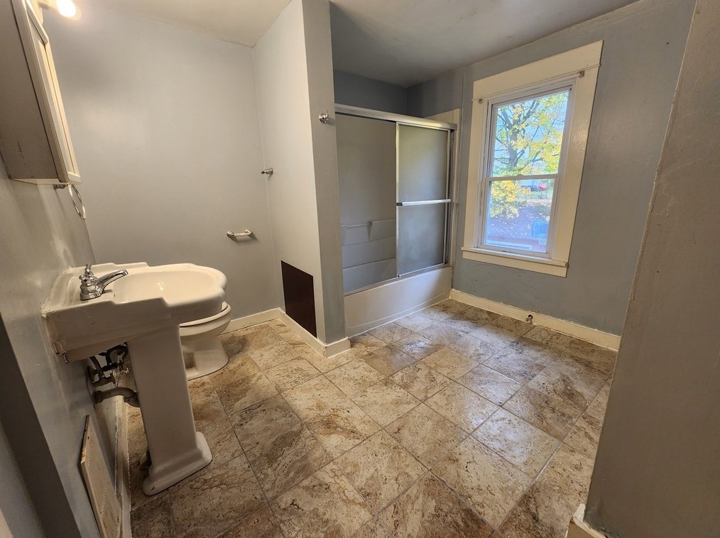 505 Sheridan Ave, New Castle PA  16105-2437 exterior