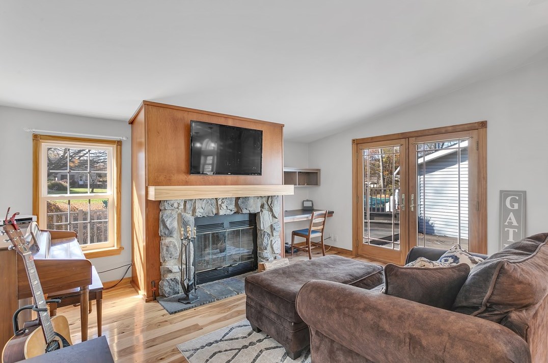 125 2nd Ave, Ellwood City PA  16117-4709 exterior