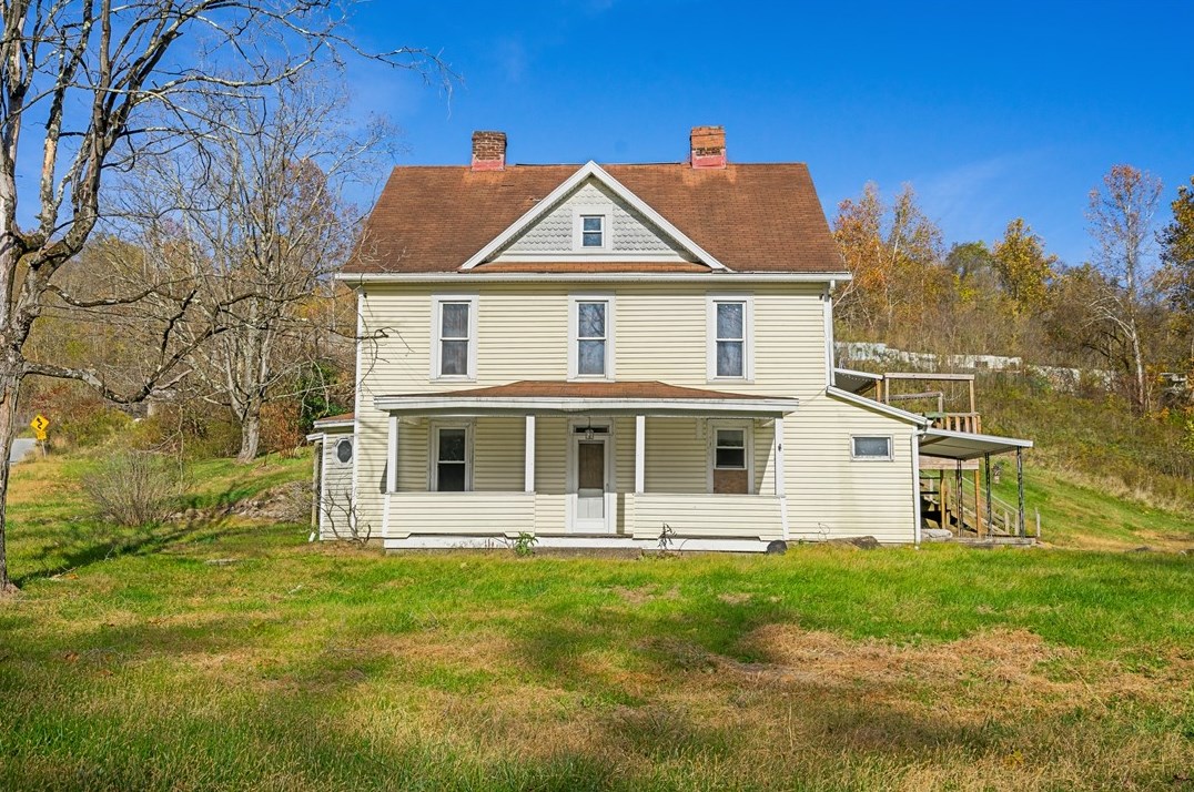 679 Lowber Rd, North Huntingdon, PA 15642-4987