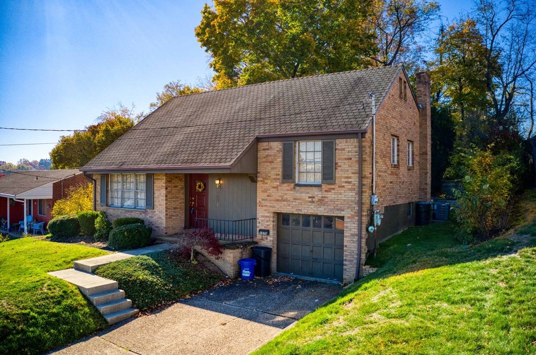 1570 Critchfield Dr, Bridgeville, PA 15017
