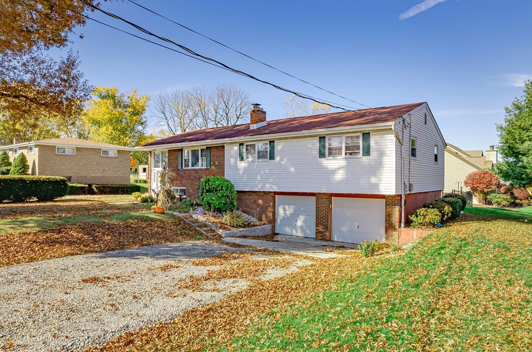 209 Seanor Rd, North Huntingdon, PA 15642-9441