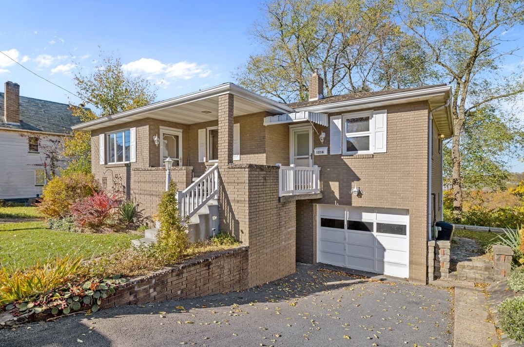 1216 Denisonview St, Pittsburgh, PA 15205