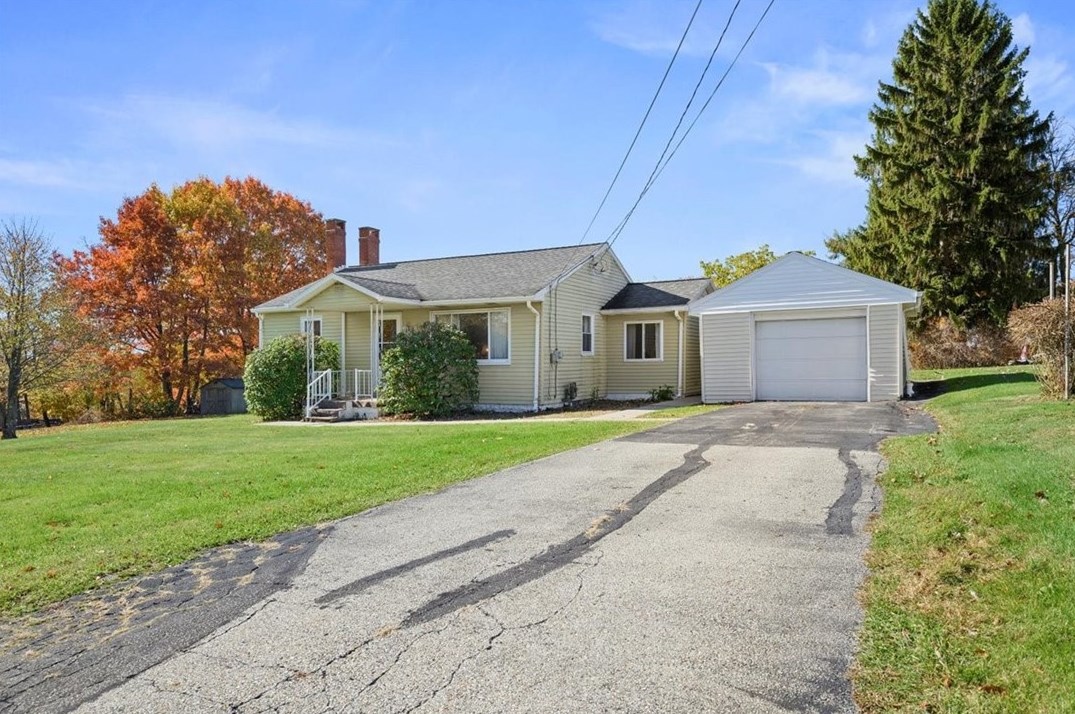 120 Weitzel Rd, Butler, PA 16002-3540