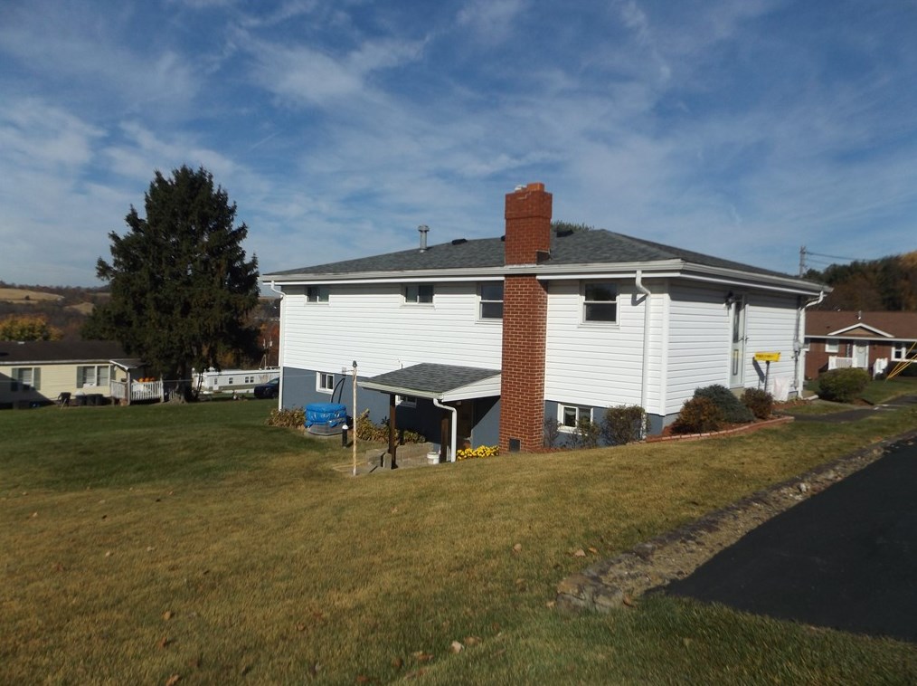 49 Burlington Ave, Oliphant Furnace, PA 15401-9765