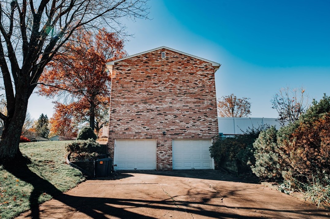 36 Coates Ln, Indiana PA  15701-3631 exterior