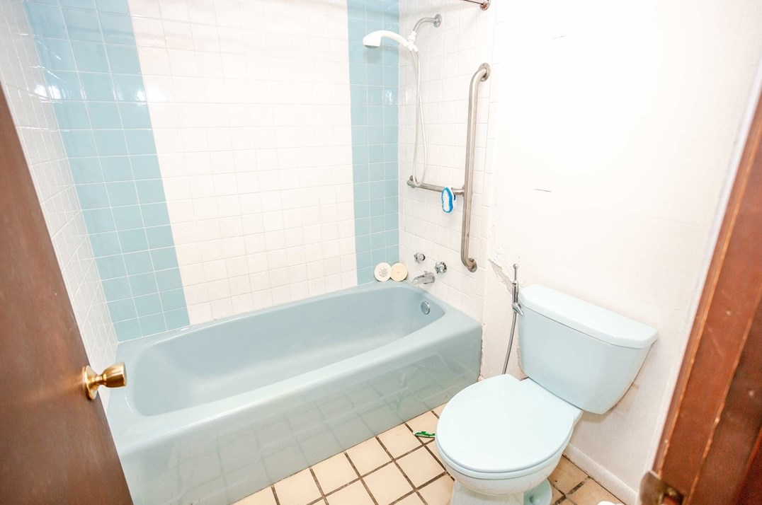 115 Hamilton St, Indiana PA 15701-2408 exterior