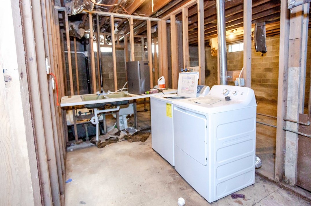 115 Hamilton St, Indiana PA 15701-2408 exterior