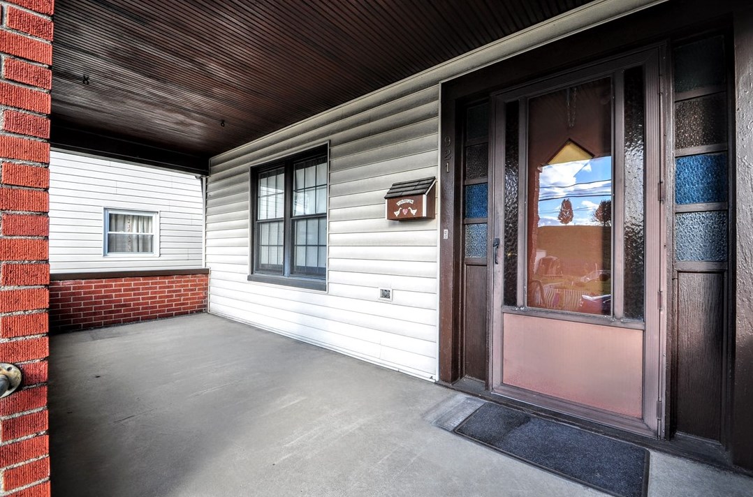 921 Vermont Ave, Glassport, PA 15045