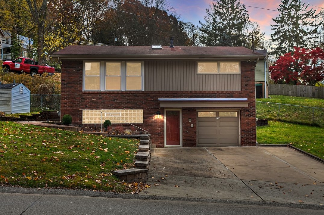 350 Homer Dr, Turtle Creek, PA 15145-1160