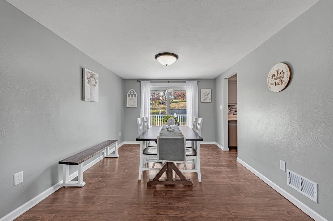 1030 Lynn Portal Rd, Washington, PA 15301