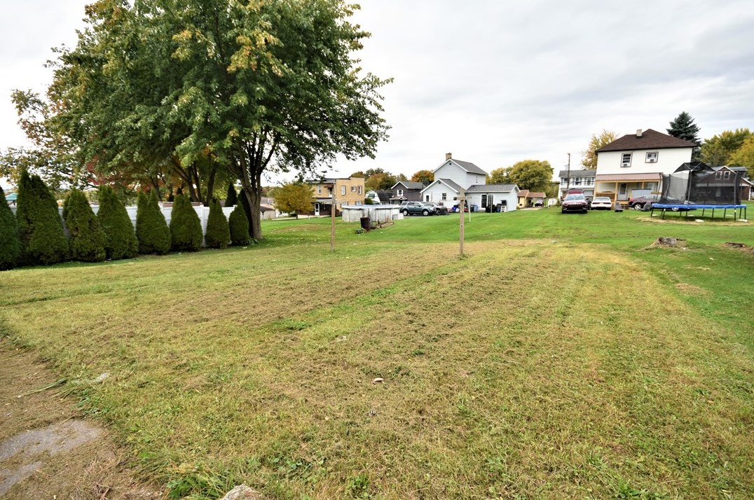 1319 Laurel Pl, New Castle, PA 16101