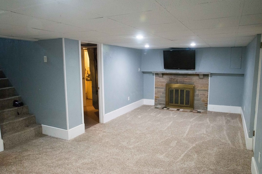 212 Hart St, Houston PA  15342-1128 exterior