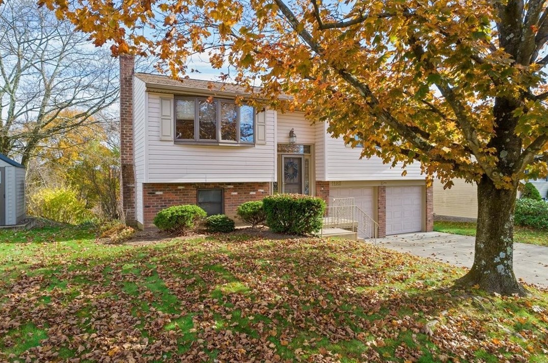 1123 Preston Dr, North Versailles, PA 15137