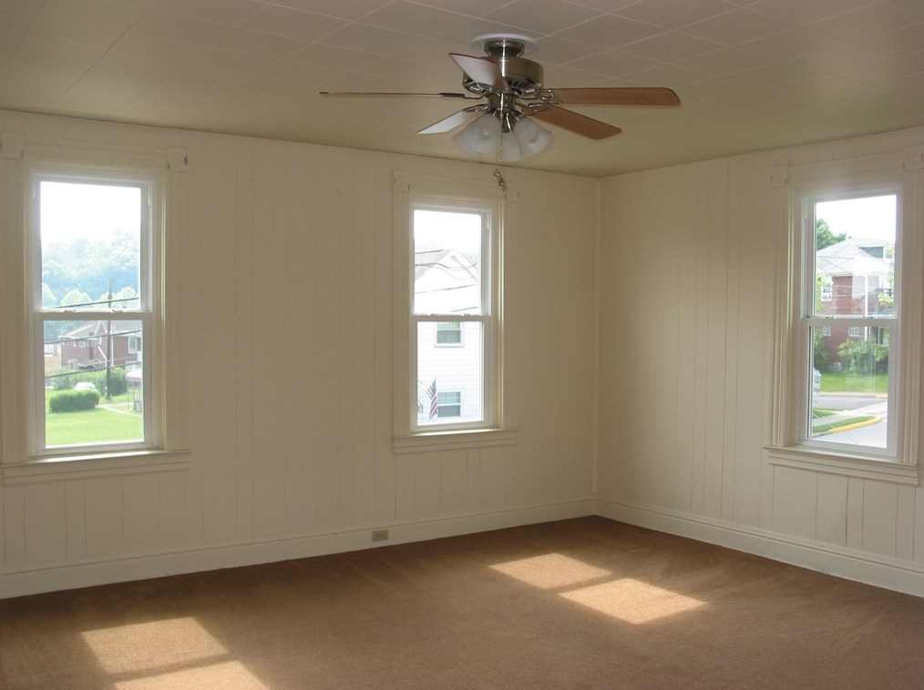 1644 Walnut St, Collier Township, PA 15106-4035