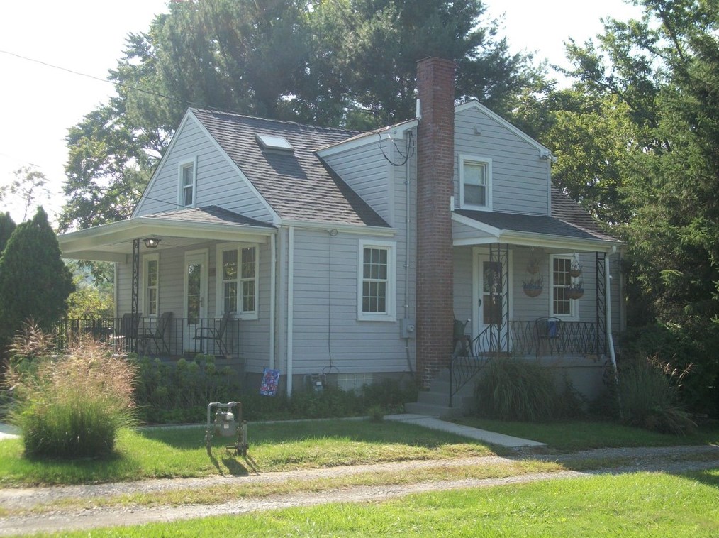 128 Mable Dr, Elizabeth, PA 15037