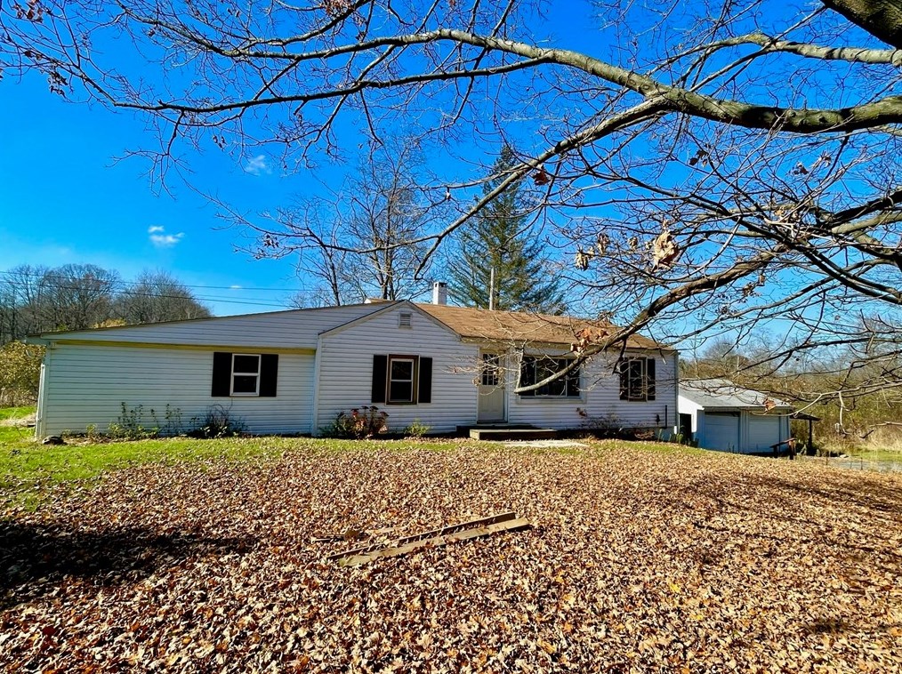 757 Springfield Church Rd, Grove City, PA 16127