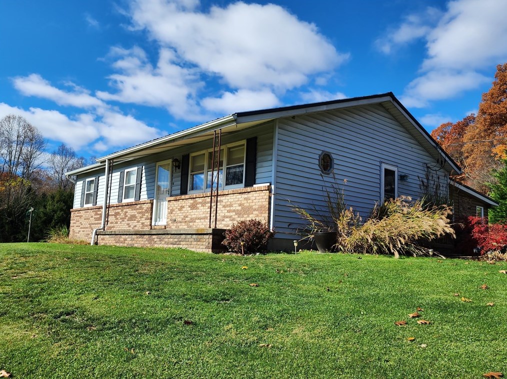 1047 Kettering Rd, Creekside, PA 15732