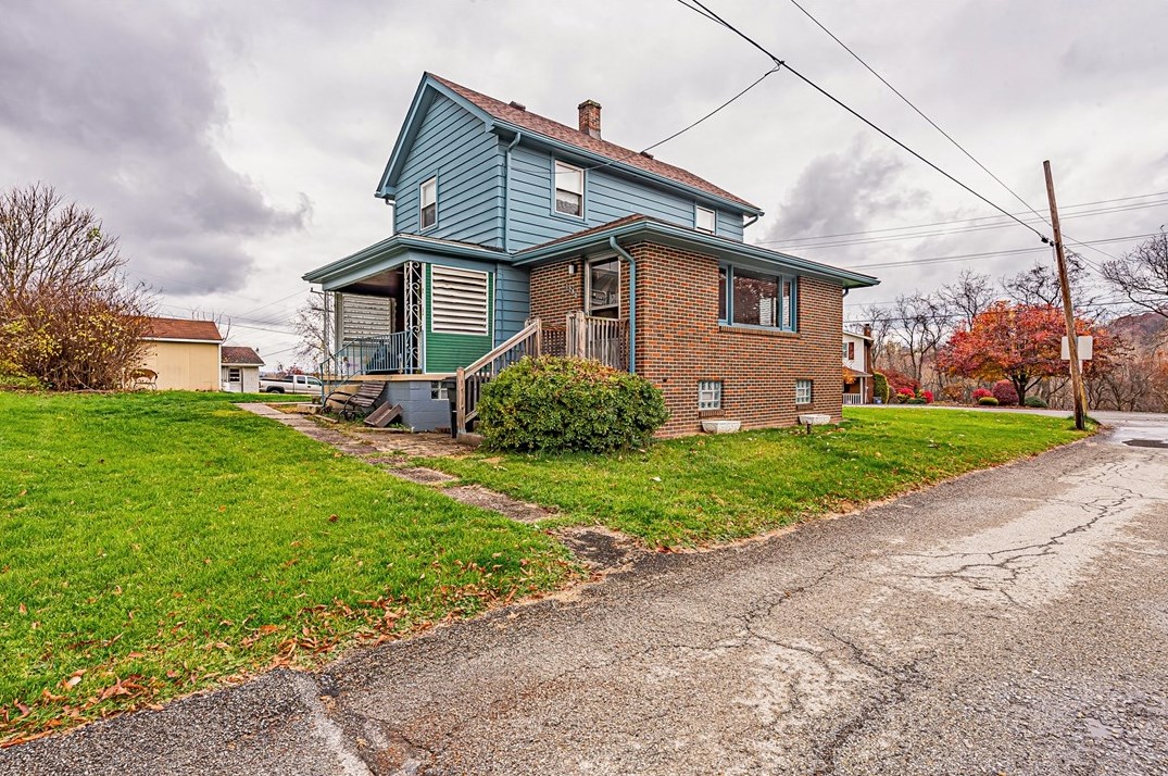 1280 Holly St, Westmoreland City, PA 15692
