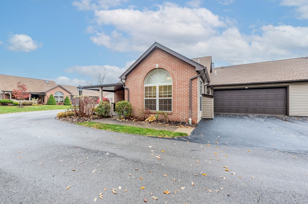 119 Barrington Dr, Noblestown, PA 15071
